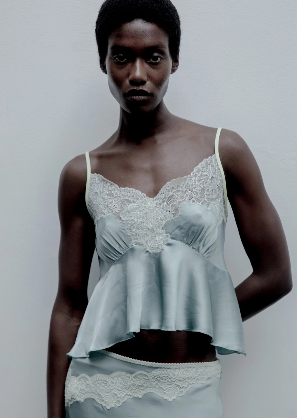 ESSENCE TAYLOR